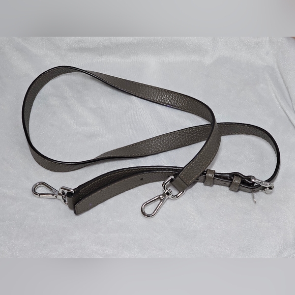 EUC Michael kors Crossbody Strap - Picture 9 of 9